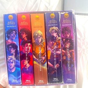 Heroes of Olympus Paperback Boxed Set